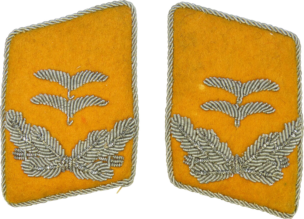 Luftwaffe Oberleutnant Yellow Collar Tabs Hand Embroidered