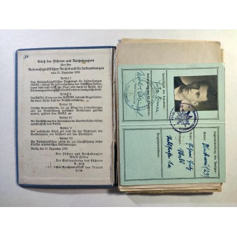 Livre des membres de lAssociation du Reich national-socialiste pour lexercice physique avec dautres documents. Espenlaub militaria