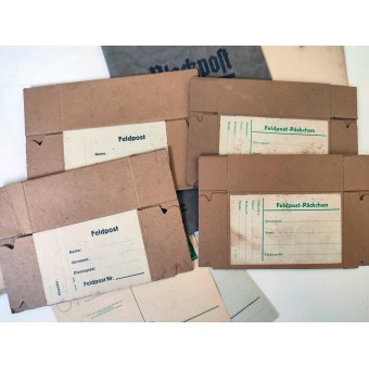 Feldposts samling av fältpostformulär, små lådor och papper för brev. Espenlaub militaria