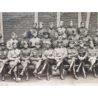 Officieren van het 138e regiment gardegeweren. Espenlaub militaria