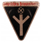 Badge Deutsches Frauenwerk (DFW) M1/120 RZM