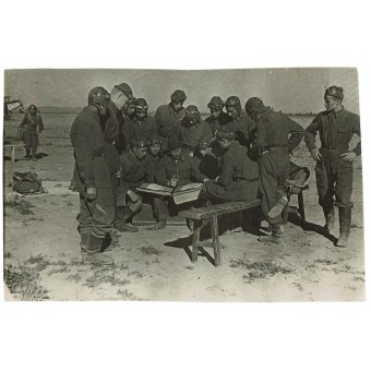 Briefing voor de vlucht. Espenlaub militaria