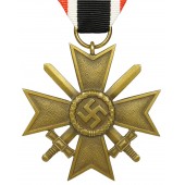 Ausgezeichnetes Kriegsverdienstkreuz aus Messing