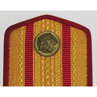 Shoulder strap of a lieutenant colonel of artillery or tank troops