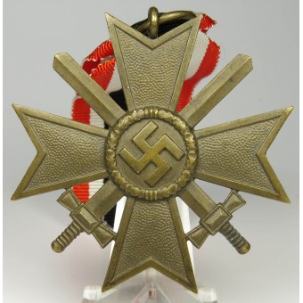 Croix du Mérite de Guerre 1939 en parfait état sur un ruban. Espenlaub militaria