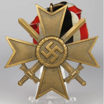 Kriegsverdienstkreuz KVK2 aus Messing mit Schwertern. Espenlaub militaria