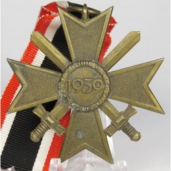 Mérite de guerre Kreuz KVK2 en zinc datant de la fin de la Seconde Guerre mondiale. Espenlaub militaria