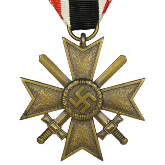 Mitte bis Ende des Zweiten Weltkriegs Kriegsverdienstkreuz aus Zink. Espenlaub militaria