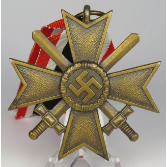 Mitte bis Ende des Zweiten Weltkriegs Kriegsverdienstkreuz aus Zink. Espenlaub militaria