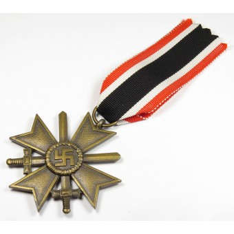 Mitte bis Ende des Zweiten Weltkriegs Kriegsverdienstkreuz aus Zink. Espenlaub militaria