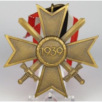 Presque neuf Kriegsverdienstkreuz 1939 avec des épées sur un ruban. Espenlaub militaria