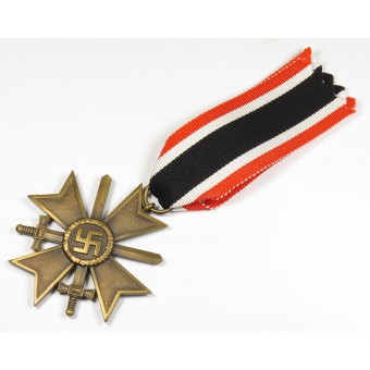 Nära nyskick Kriegsverdienstkreuz 1939 med svärd på ett band. Espenlaub militaria