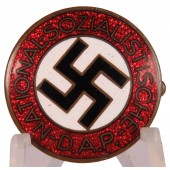Insignia del NSDAP fabricada por Aurich