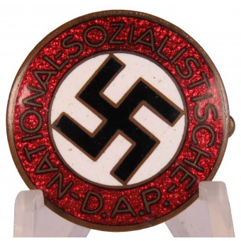 Insignia del NSDAP fabricada por Aurich. Espenlaub militaria
