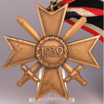 Cruz del Mérito de Guerra fabricada por Karneth & Sohne. Espenlaub militaria