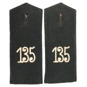 Schulterklappen des 135. Infanterieregiments aus der Vorkriegszeit