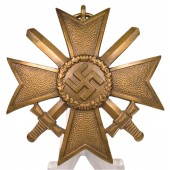 Cruz al Mérito de Guerra de 2ª Clase con la marca 