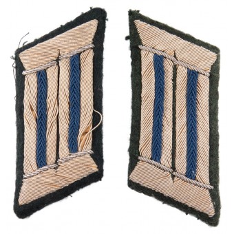Officiershalsband met donkerblauwe Waffenfarbe. Espenlaub militaria