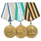 Barrette de ruban avec 3 médailles de l'Armée rouge, vétéran de la Seconde Guerre mondiale