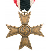 Cruz al Mérito de Guerra de 2ª Clase en una cinta