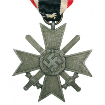 Croix du mérite de guerre avec épées de 2e classe sur ruban. Espenlaub militaria