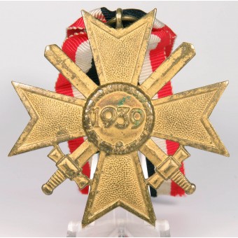 Croix du mérite de guerre avec épées de 2e classe sur ruban. Espenlaub militaria