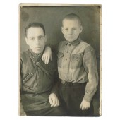 Löjtnant i Röda armén med sin son