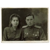 Panzeroffizier der Roten Armee mit seiner Frau