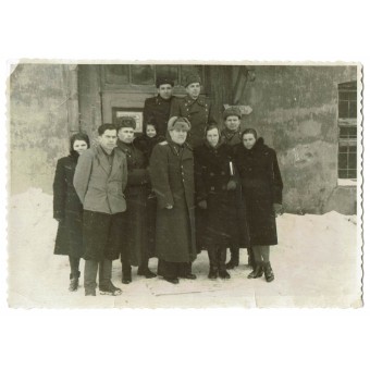 Sowjetische Offiziere mit ihren Familien. Espenlaub militaria