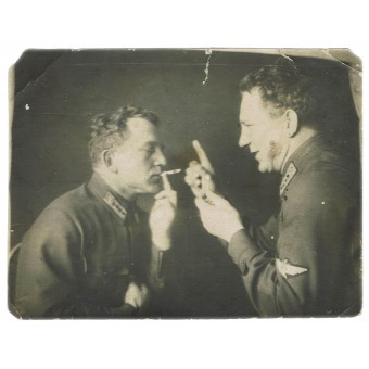 Sowjetische Piloten beim Rauchen. Espenlaub militaria