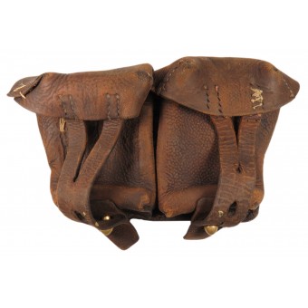 Двухсекционная кожаная патронная сумка. Espenlaub militaria