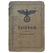 Kenttäleipomossa palvelleelle Unteroffizierille annettu Soldbuch.