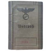 Ensimmäisen maailmansodan veteraanille ja myöhemmin Landesschuetzen-yksikön jäsenelle myönnetty Wehrpass.
