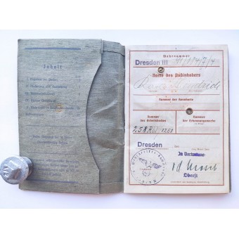 The Wehrpass issued to a WW1 veteran who served in 1915-1919. Espenlaub militaria