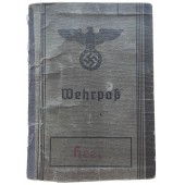 El Wehrpass expedido al Oberfeldwebel del Batallón de Guarnición de Viena