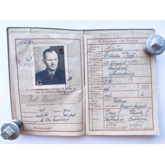 Wehrpass issued to WW1 veteran with the grey cover. Espenlaub militaria