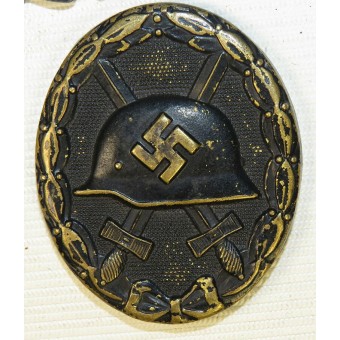 Lot av 2 utmärkelser: sårmärke i svart och Ostfront 1941-42 medalj.. Espenlaub militaria