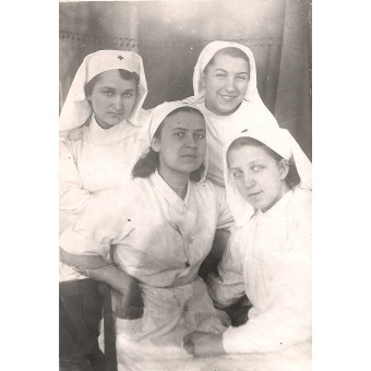 Sowjetrussische weibliche Kopfbedeckung für Militärkrankenschwester. Espenlaub militaria