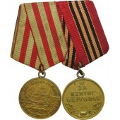 Barre de médailles de la Seconde Guerre mondiale : Médaille pour la défense de Moscou et pour la prise de Berlin.