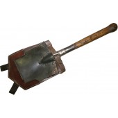 WW1 Kaiserreich German soldier entrenching tool with pouch