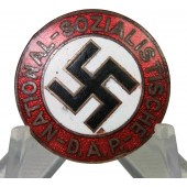 Frühes NSDAP-Abzeichen, schön gemarkt: Paulmann u Crone Lüdenscheid.