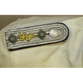Summer walk out tunic for medic in Wehrmacht, rank Stabsarzt. Espenlaub militaria