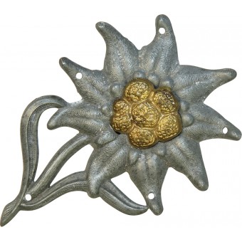 Знак горных егерей на головной убор кепи в виде цветка эдельвейса. Espenlaub militaria