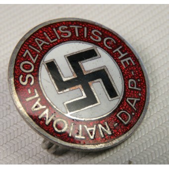 23,2 mm flaches NSDAP-Mitgliederabzeichen aus der Zeit vor dem RZM. Ges. GESCH gekennzeichnet. Espenlaub militaria
