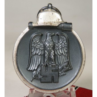 Medalla de Franz Klast & Söhne Winterschlacht en perfecto estado. Espenlaub militaria