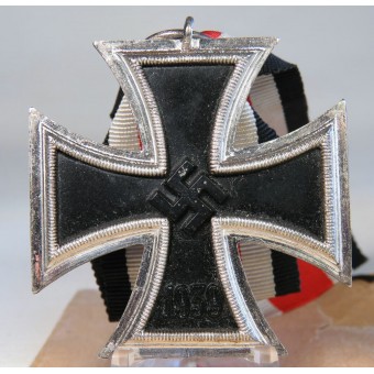 Cruz de hierro de clase II con una bolsa de papel de tamaño más pequeño.. Espenlaub militaria