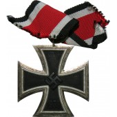 Iron cross II class, probably Chr. Laurer. Excellent condition with matt magnetic core