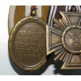 Medalla de barra NSDAP-Dienstauszeichnung en bronce y medalla de Westwall. Espenlaub militaria