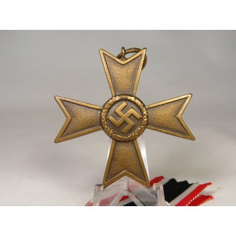 Kriegsverdienstkreuz ohne Schwerter-Kriegsverdienstkreuz ohne Schwerter. Buntmetall. Espenlaub militaria