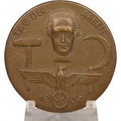 3rd Reich Tag Der Arbeit 1934. Werknemersdag badge